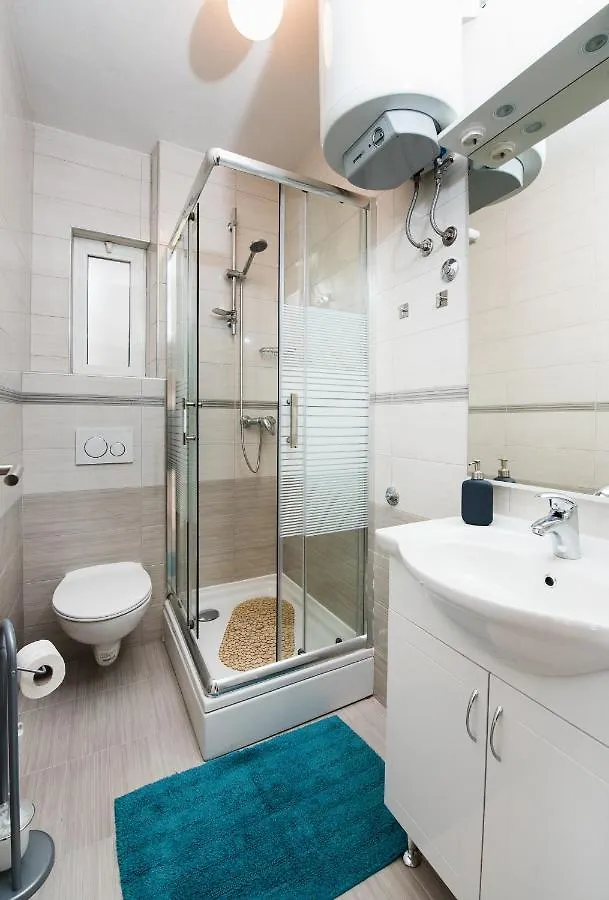 Apartments Care Donji Okrug  0*, Donji Okrug (Ciovo) Croatia