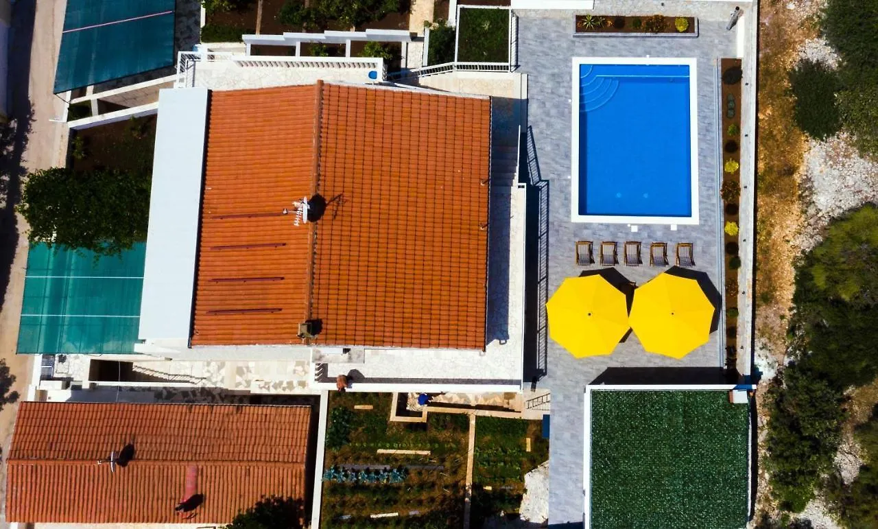 Apartments Care Donji Okrug  Croatia